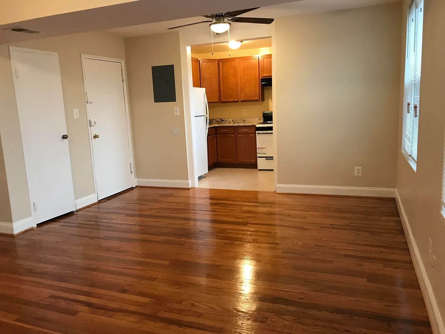 Lexington Apartments, LLC — Photo 2