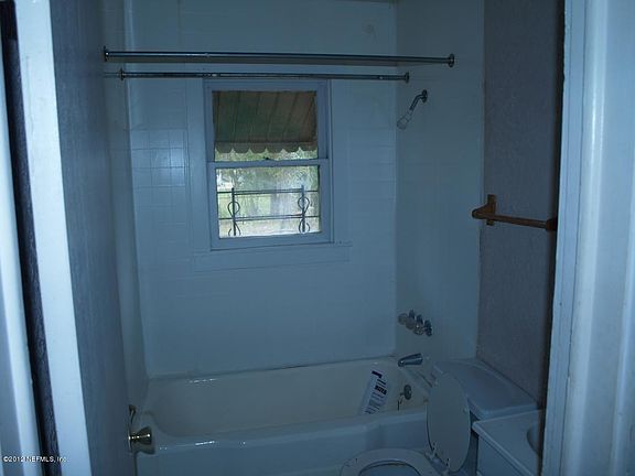 4th image of 938 25th Street W