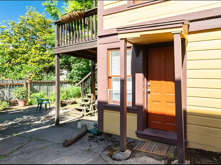 2325 SE Taylor St #5 — Photo 9