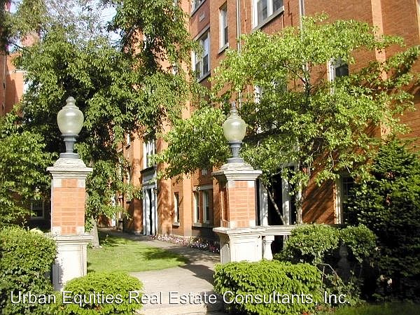 1st image of 4509 N Greenview Ave APT 1W