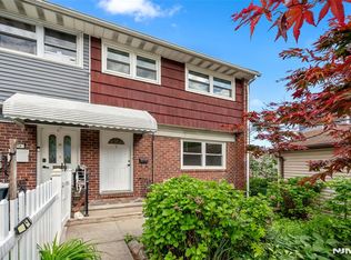 7 Edgewater Pl, Edgewater, NJ 07020