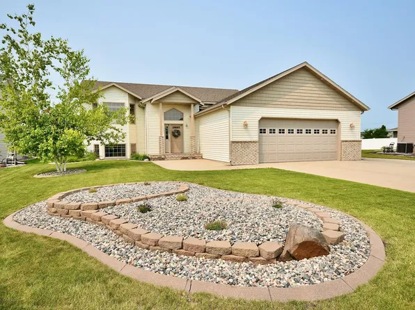 4374 45th Ave S, Fargo, ND 58104