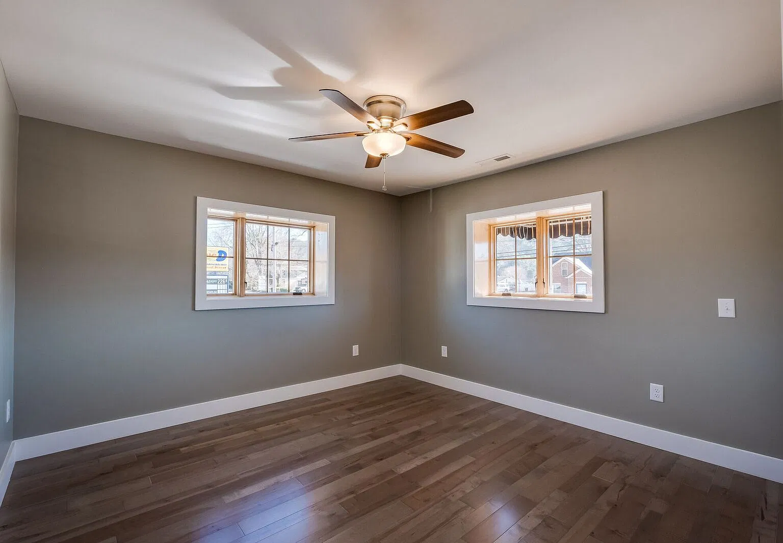 3 bed, $2,000 — Photo 3