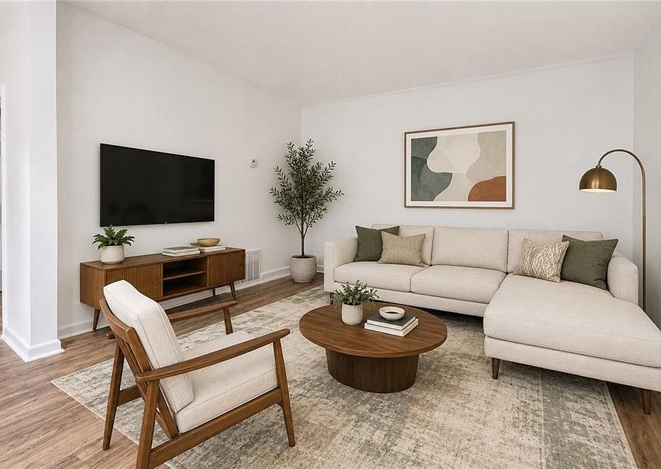 1st image of 1010 Sexton Dr APT 10