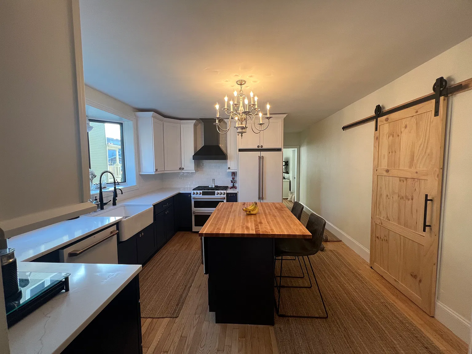 3 bed, 3000 sqft, $4,500 — Photo 2