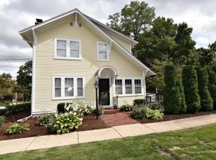 201 S 1st St, Geneva, IL