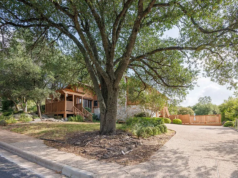 6007 Ivy Hills Dr — Photo 3