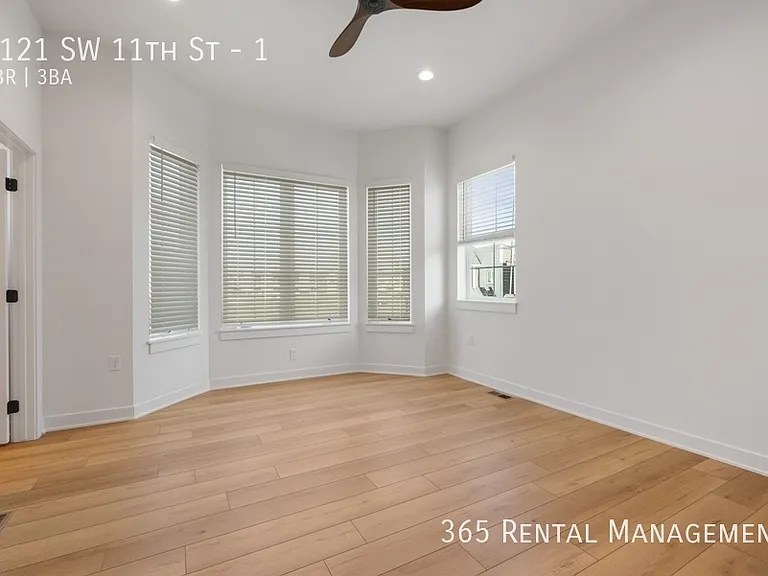1121 SW 11th St #1 — Photo 23