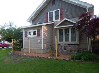 565 S Cass Lake Rd, Waterford, MI 48328