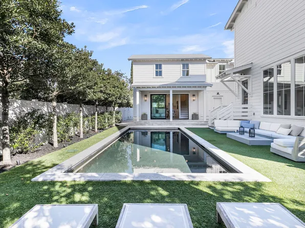 546 Center St, Mt Pleasant, SC 29464