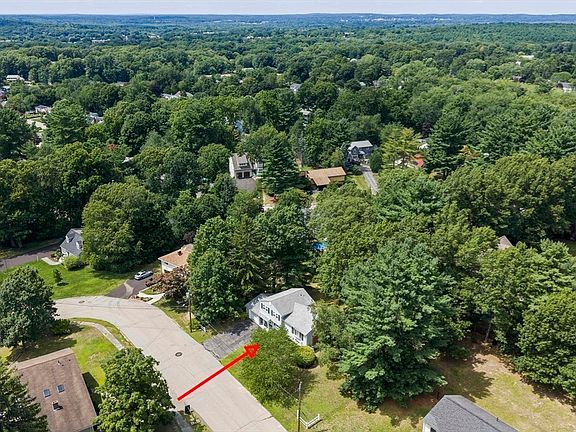3rd image of 6 Sawyer Ave