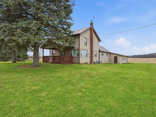 1366 S Beacon Rd, Kendallville, IN 46755