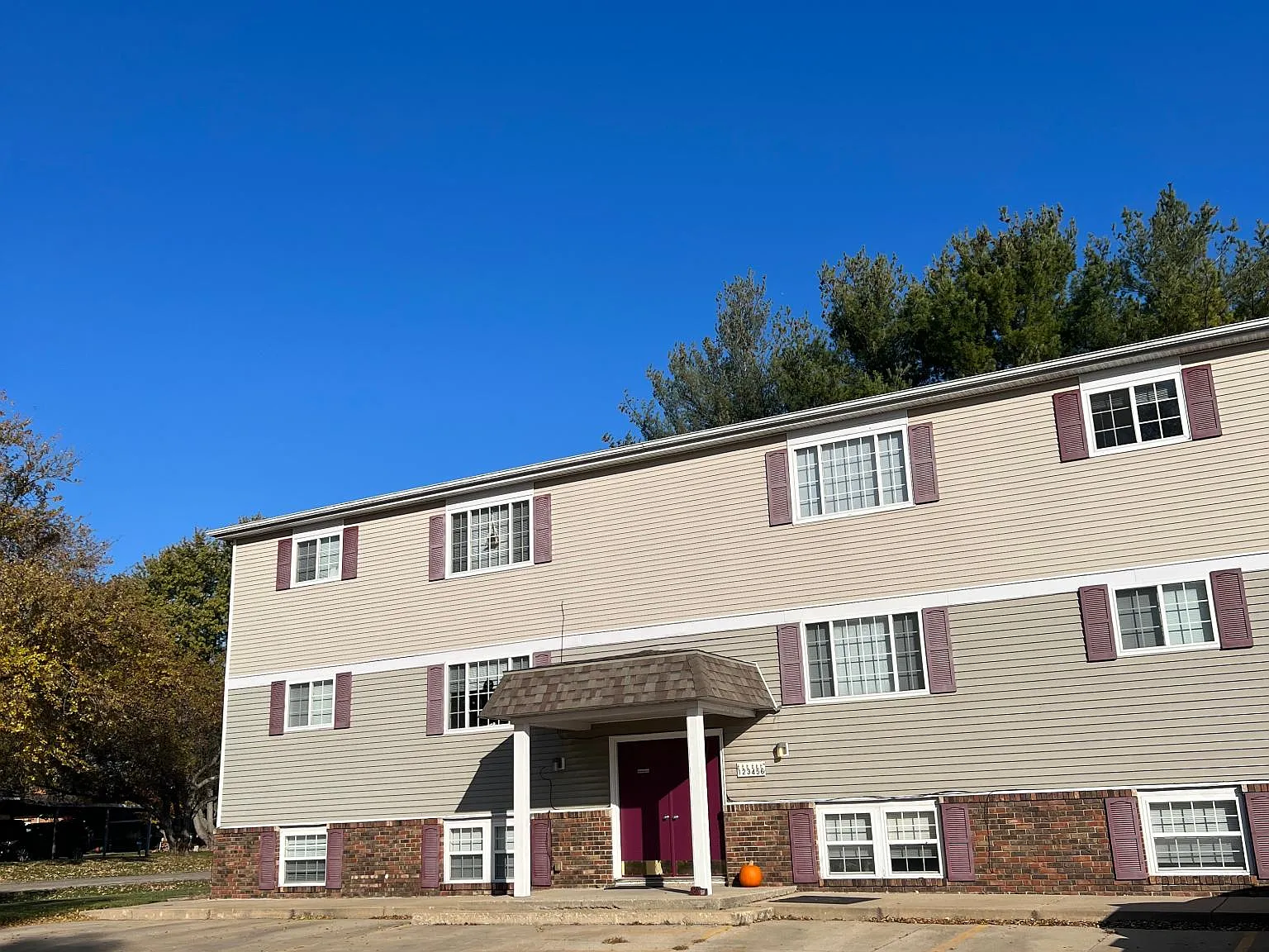 2 bed, 925 sqft, $1,000 — Photo 1