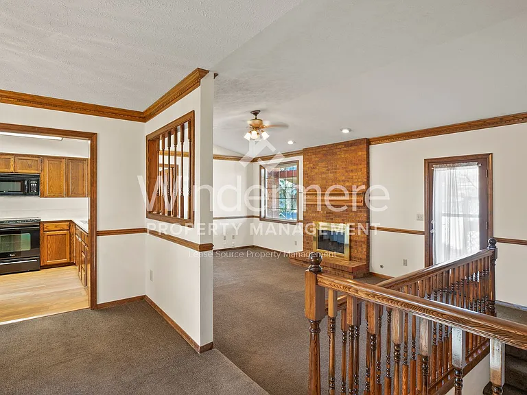 10435 N Iroquois Ct — Photo 7