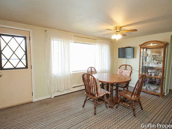 4th image of 2207 Riverbank St NE