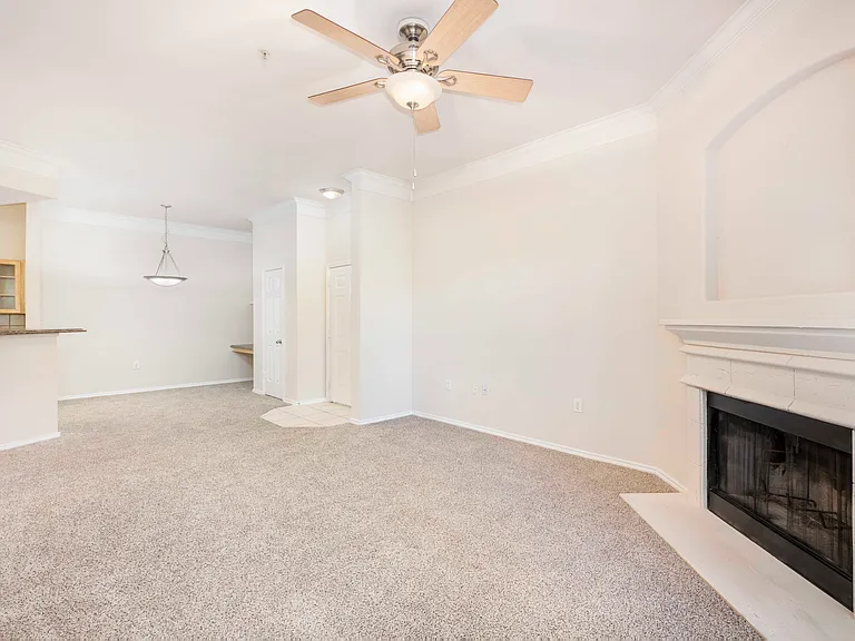 MAA Canyon Pointe — Photo 13