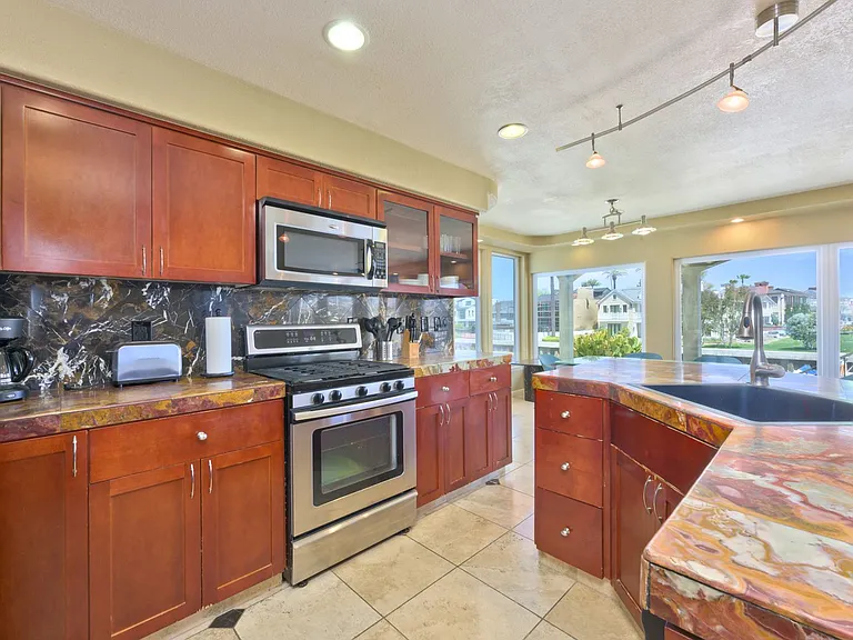 111 E Edgewater Ave #B — Photo 10