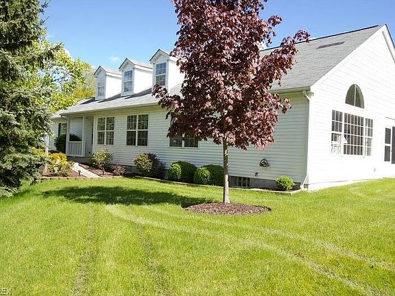 2nd image of 800 Holly Oak Ln