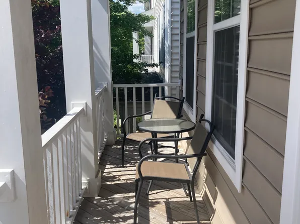 214 Paradise Dr, Portsmouth, VA 23701