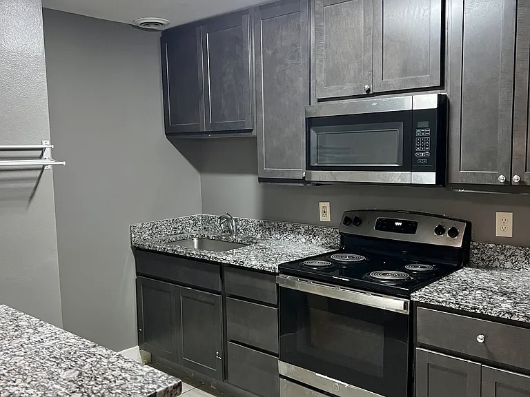 3204 Watson Rd — Photo 4