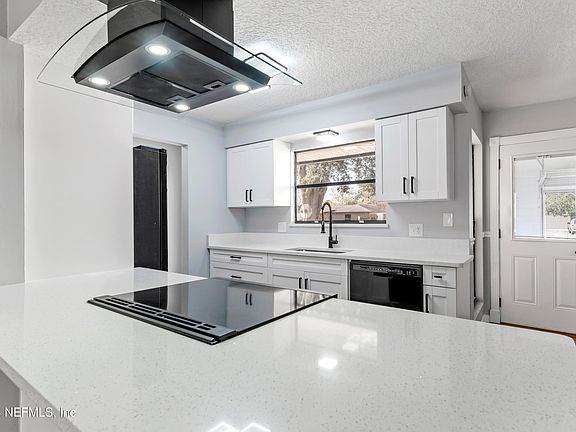 2nd image of 589 CHARLES CARROL Street