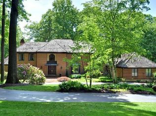 12 Roselawn Ln, Malvern, PA 19355