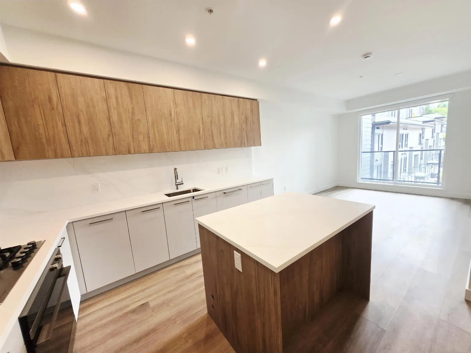 2 bed, 860 sqft, $2,850 — Photo 2