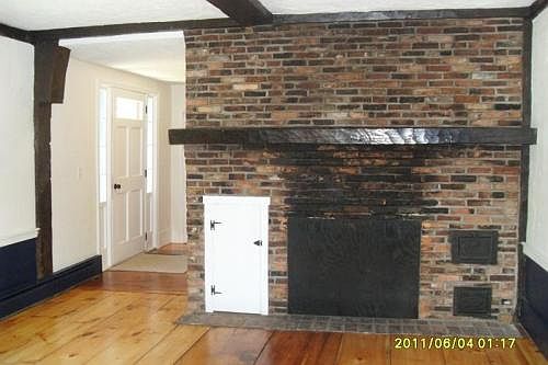 5th image of 26-26A Flint Pond Dr