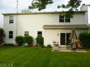 2009 Fallen Oak Rd, Bloomington, IL 61704