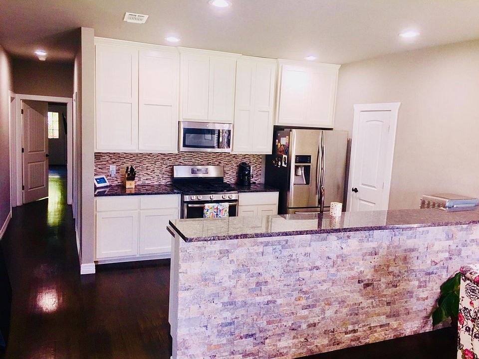 1st image of 2220 W Huisache Ave