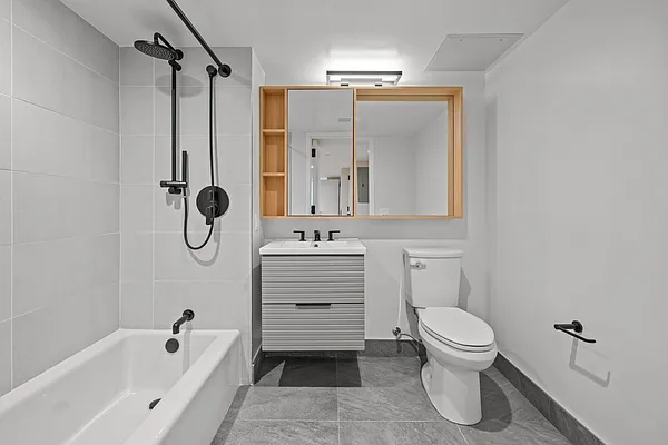Bathroom, photo 1