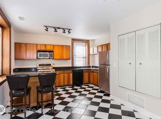 557 W Surf St #606, Chicago, IL 60657