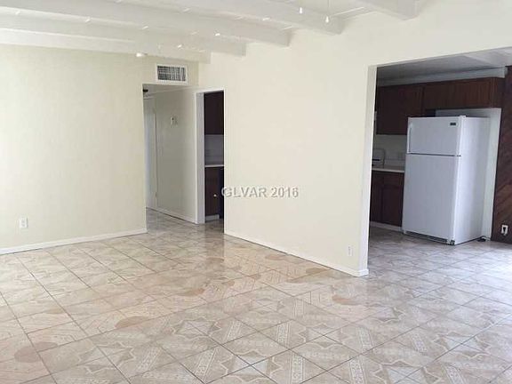 3rd image of 2112 Hoyt Ave