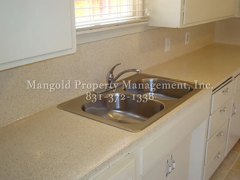 1256 Lowell St — Photo 10