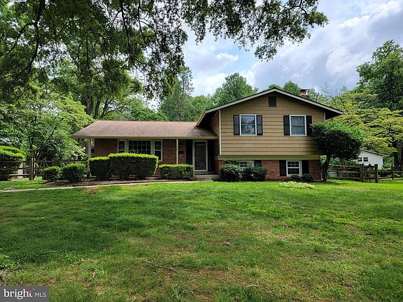 2nd image of 11705 Castlewood Ct