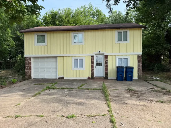 555 W Poplar St #1/2, Shawnee, OK 74801