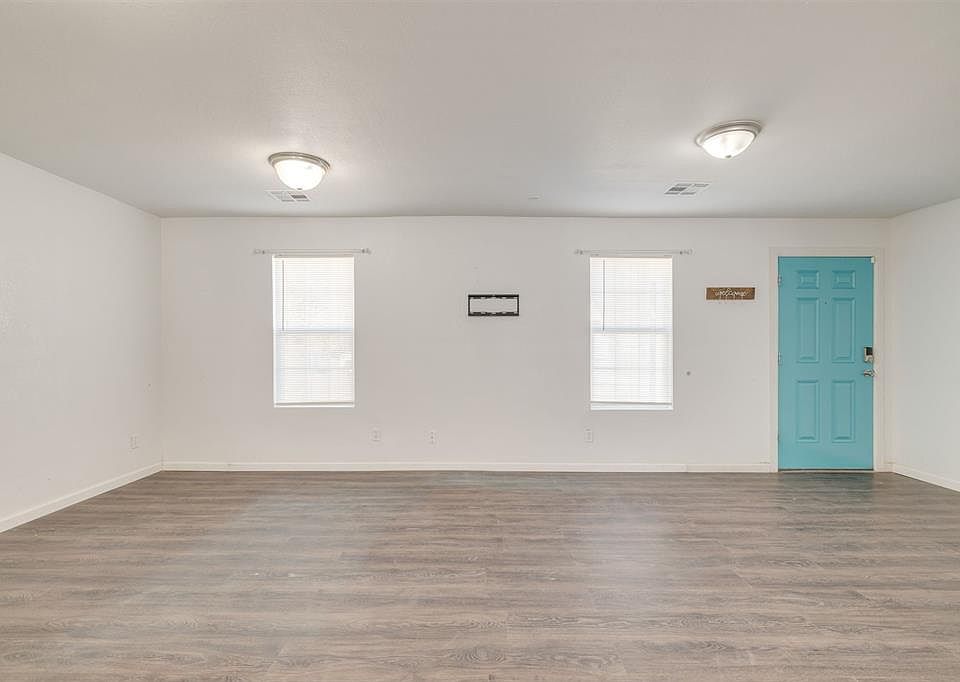 1st image of 3836 W Park Pl
