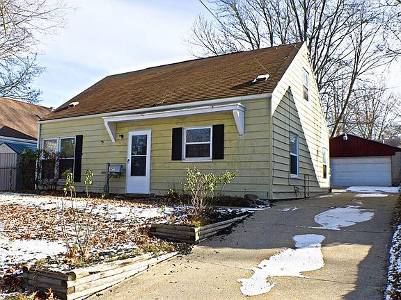 2nd image of 2275 Schubert St