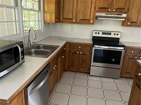 5th image of 2750 Hunters Pond Ln