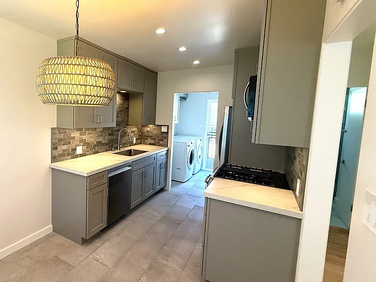 937 N Inglewood Ave #2 — Photo 2