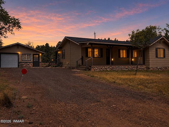 5th image of 552 Rim Dr