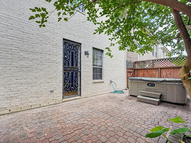10134 Holly Chase Dr — Photo 33