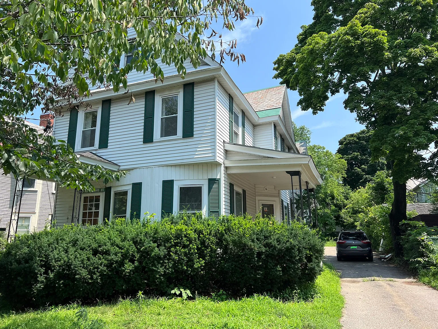 98 N Willard St — Photo 1