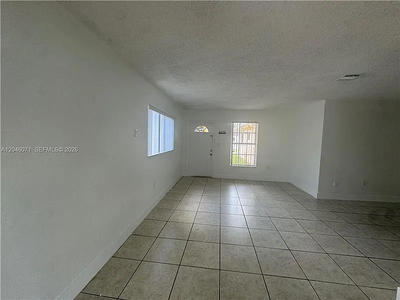 Studio, 5.0 bath, 1959 sqft, $3,500 — Photo 4