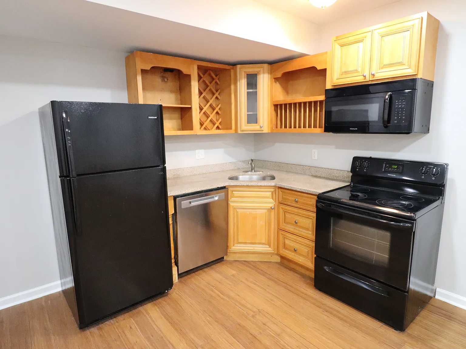 3 bed, 1450 sqft, $600 — Photo 3