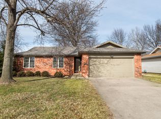 1157 W McGee St, Springfield, MO 65807