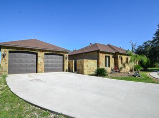 402 China Grove Dr, Rosharon, TX 77583