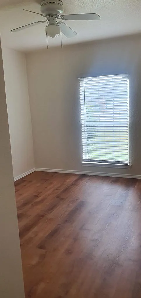 3 bed, 1306 sqft, $1,250 — Photo 2