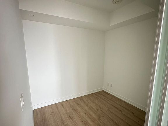 5th image of 319 Jarvis St #3301