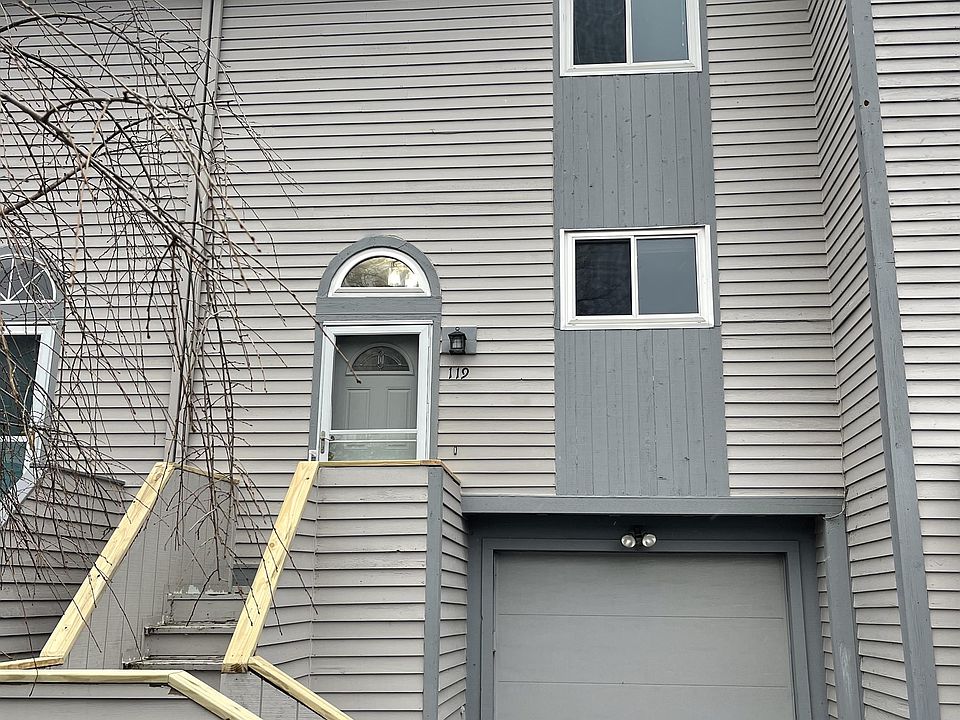 1st image of 119 Iron Oak Cir #1